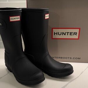 Hunter black boots in size 8